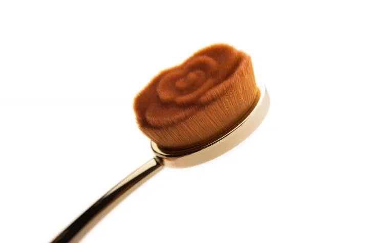 Hypoallergenic Vegan Foundation & Highlighter Brush